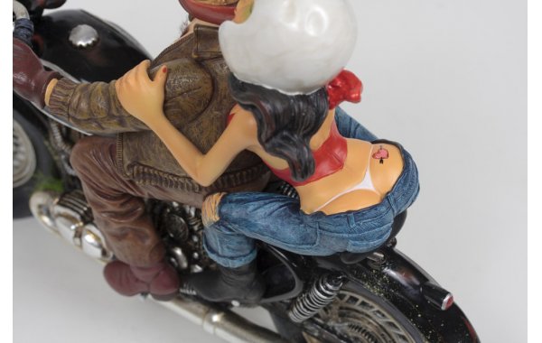 Bild 5 - Motorradfahrer mit Sozia