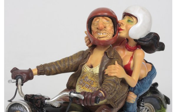 Bild 6 - Motorradfahrer mit Sozia