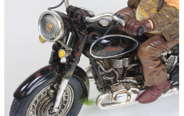 Bild 8 - Motorradfahrer mit Sozia