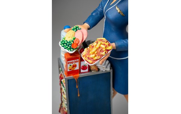 Bild 8 - The Flight Attendant Flugbegleiterin Stewardess